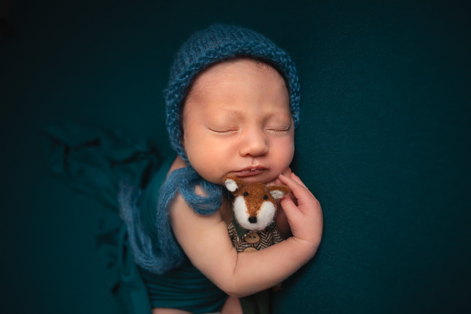 Newborn baby photography example 16