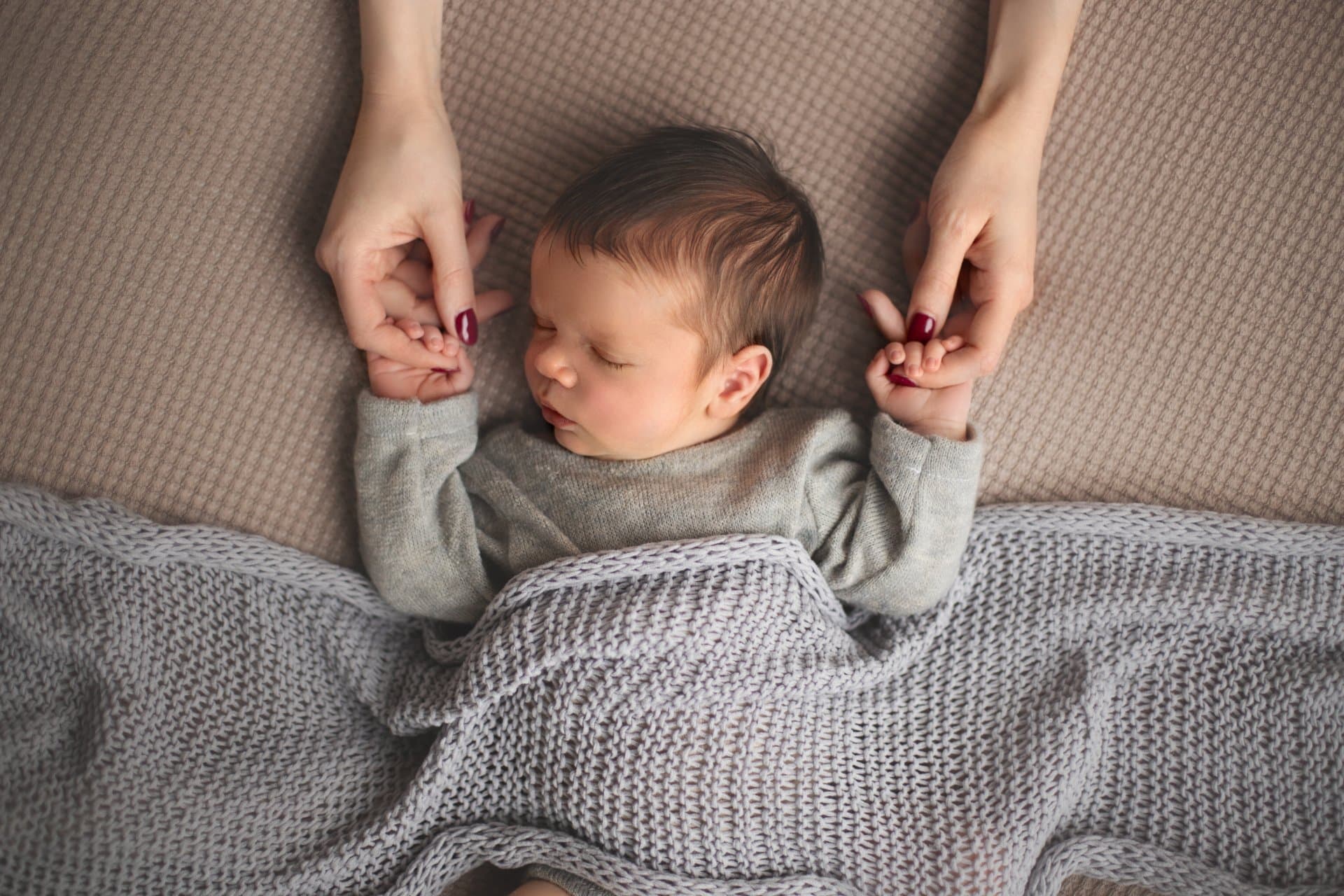 Newborn baby photography example 17