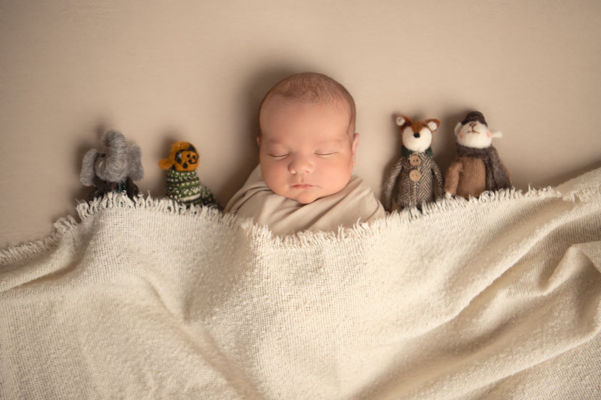 Newborn baby photography example 13
